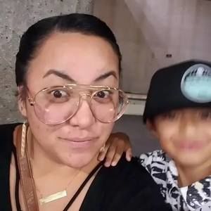 Meet your Posher, Alora